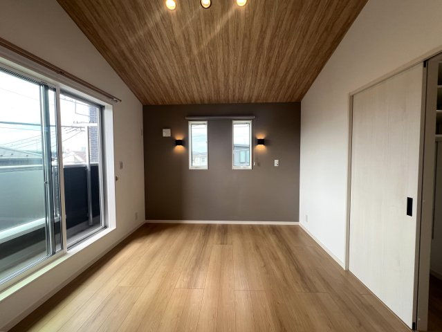 海老名駅まで自電車で１１分！な新築戸建の洋室