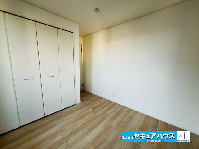 【今からご案内可能】愛知郡東郷町大字春木字白土 全2棟　の洋室|【洋室】
◆お子様のお部屋や主寝室、来客時の宿泊室、趣味のお部屋としてもご利用いただけます♪