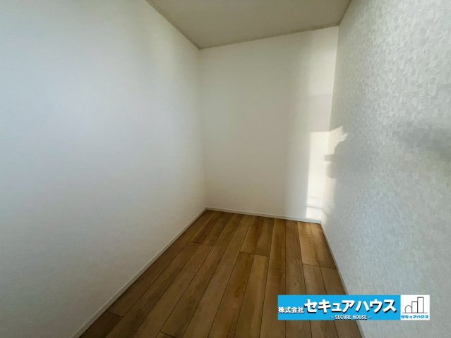 【今からご案内可能】愛知郡東郷町大字春木字白土 全2棟　の収納|【納戸】
◆収納スペースとして自由にものを配置し利用できるのでとても便利です。