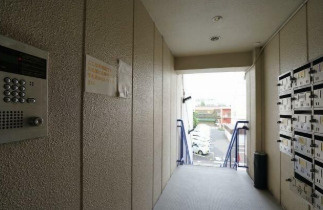 宮崎ビルのエントランス