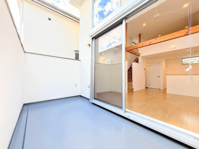 戸塚区名瀬町　新築戸建てのバルコニー|◆日当たり良好なバルコニー！毎日のお洗濯にも嬉しいですね！
