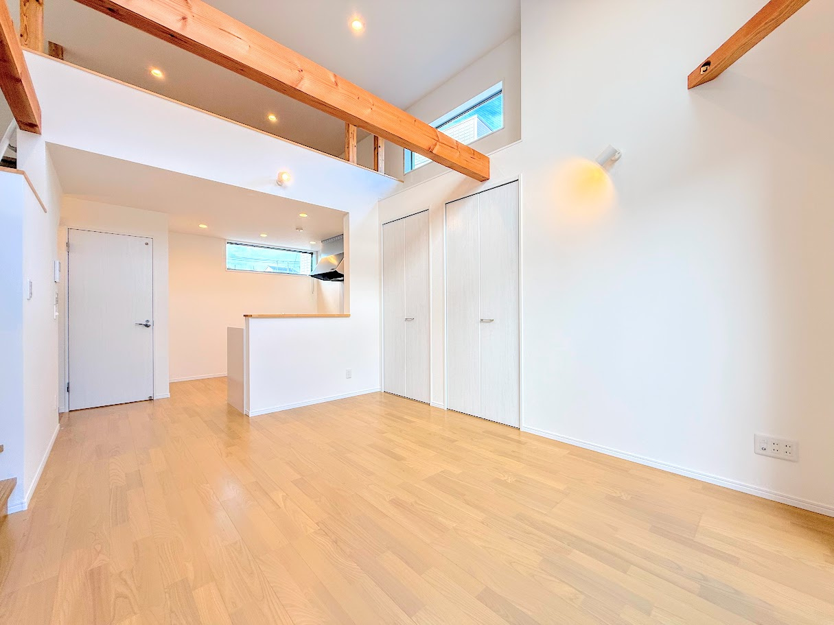 戸塚区名瀬町　新築戸建ての居間・リビング|◆土・日・祝日は、当社スタッフによる現地案内会を実施しております。もちろん平日のご案内も可能です。お気軽にご相談ください！！
