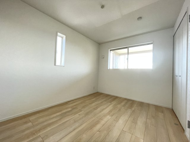 新築戸建・新築建売　桐生市天神町3丁目　北小・清流中の洋室|二面採光になっているので風通しも良好♪アクセントクロスのご相談もお受付中です！