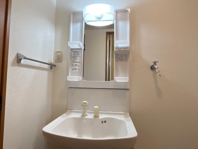 新風館の洗面所|洗髪洗面化粧台