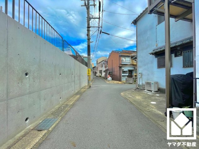 伏見区向島二ノ丸町の前面道路含む現地写真