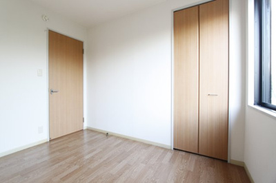 【洋室】 | シャルマンハイツ | 明るい洋室です