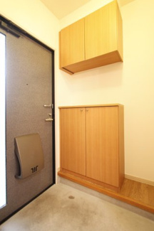 【玄関】 | シャルマンハイツ | 落ち着いた玄関です