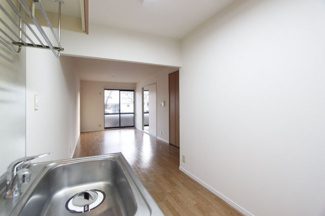 【居間・リビング】 | シャルマンハイツ | ゆったり過ごせる居間です