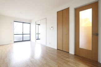 【居間・リビング】 | シャルマンハイツ | ゆったり過ごせるリビングです