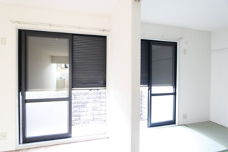 【その他】 | シャルマンハイツ | シャッターがあります