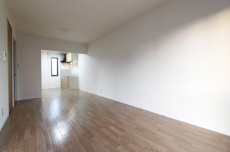 【居間・リビング】 | シャルマンハイツ | ゆったりとしたリビングです