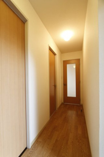 【内装】 | シャルマンハイツ | 内装は落ち着いています