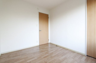 【洋室】 | シャルマンハイツ | きれいな洋室です