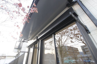 【バルコニー】 | シャルマンハイツ | 暖かな日差しのふりそそぐバルコニー