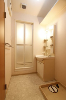 【洗面所】 | シャルマンハイツ | 広い洗面スペース