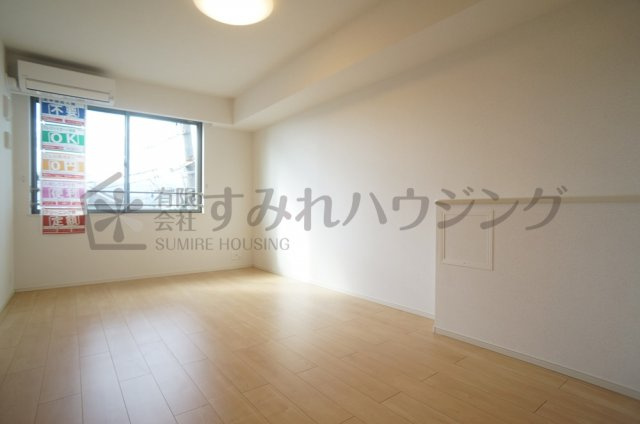 アレグレパス安倉の居間・リビング|参考、同建物・反転間取りの号室