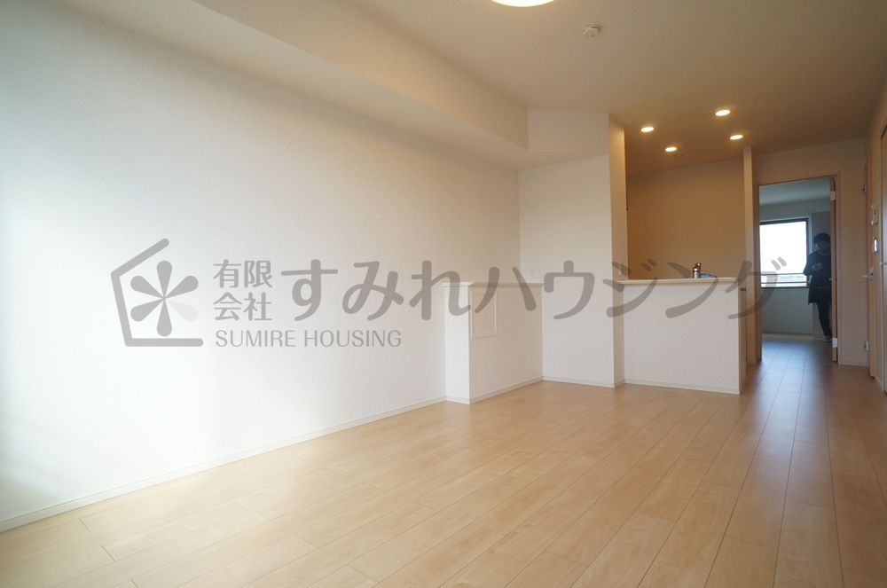 アレグレパス安倉の居間・リビング|参考、同建物・反転間取りの号室