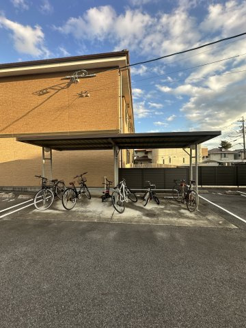 シャルマン　ドルフの駐車場