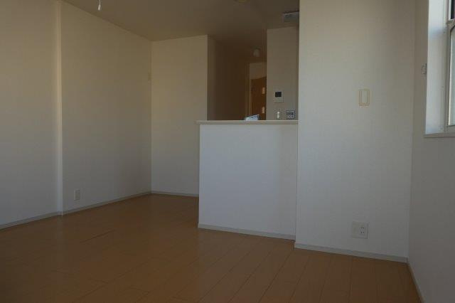 ベル　フローラＡの居間・リビング|洋室