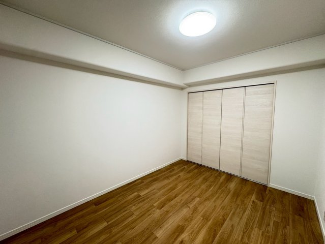 ◆２０２５年５月リフォーム完了◆全居室６帖以上の広々住戸◆南面ワイドバルコニー◆シャルム大津の洋室|洋室