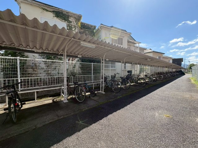 ◆２０２５年５月リフォーム完了◆全居室６帖以上の広々住戸◆南面ワイドバルコニー◆シャルム大津の駐輪場|駐輪場