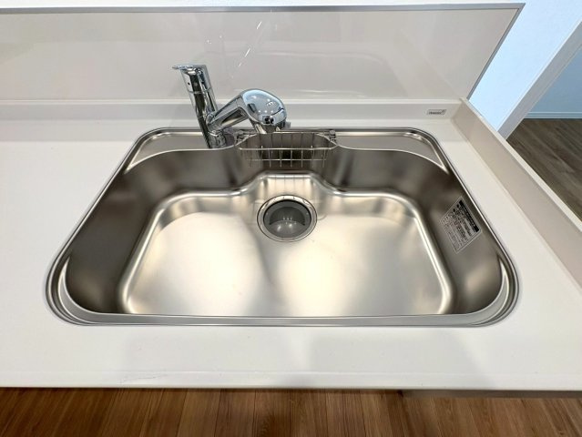 ◆２０２５年５月リフォーム完了◆全居室６帖以上の広々住戸◆南面ワイドバルコニー◆シャルム大津のキッチン|シンク