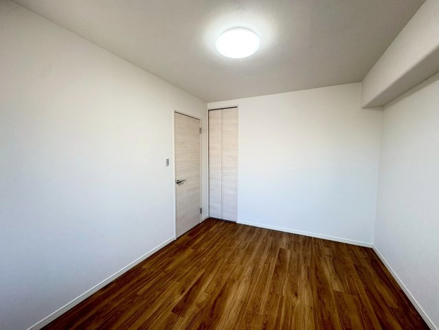 ◆２０２５年５月リフォーム完了◆全居室６帖以上の広々住戸◆南面ワイドバルコニー◆シャルム大津の洋室|洋室