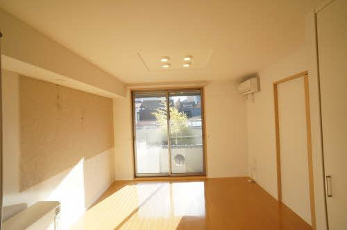 メゾンマストすわ町の居間・リビング