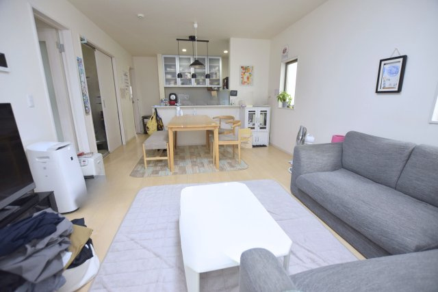 【居間・リビング】 | 加須市久下6丁目　中古戸建