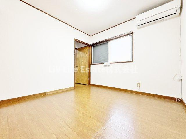 栄町貸家の寝室