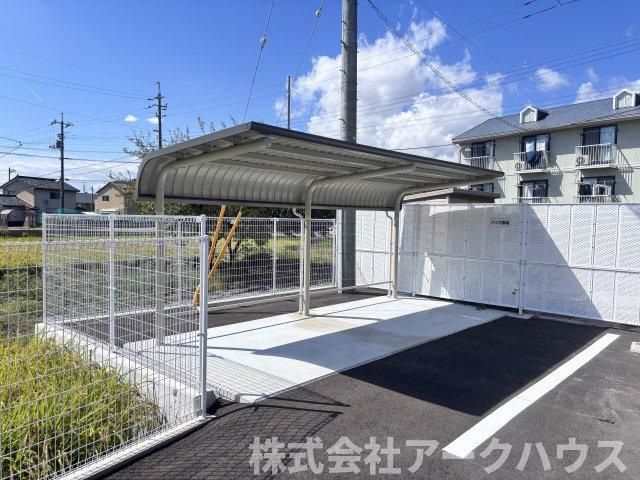 サンシャイン久米の駐車場