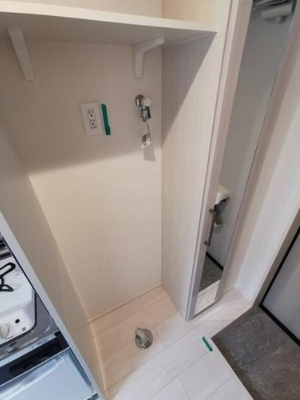 【その他】 | 中野ニューメゾンピア | 同仕様写真　室内洗濯機置き場
独立洗面台付　インターネット無料