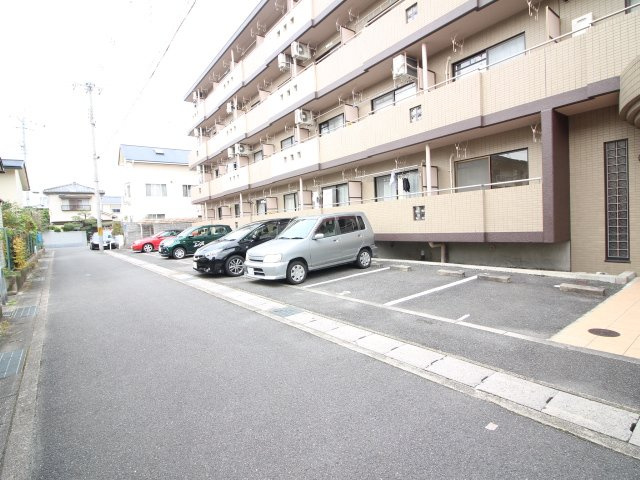 カーサ・ヴェルディの駐車場