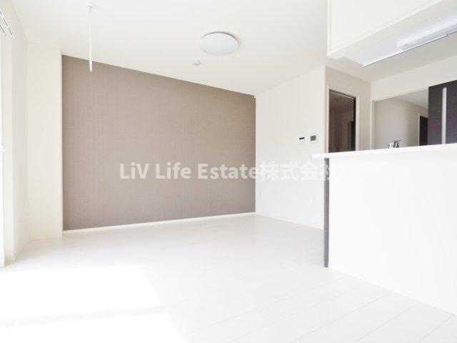 小平市鈴木町１丁目の賃貸マンションの居間・リビング