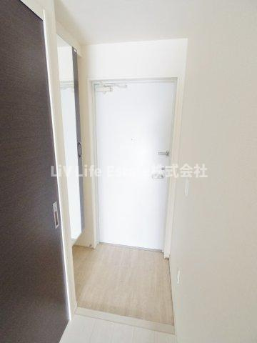 小平市鈴木町１丁目の賃貸マンションの玄関