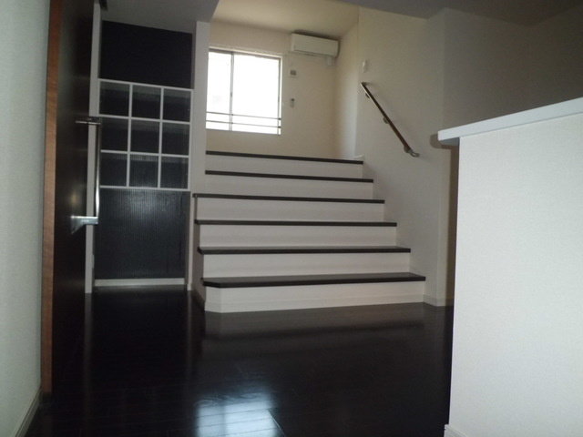 コージィコートの居間・リビング