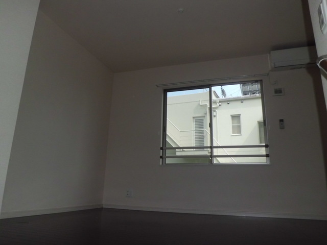 コージィコートの居間・リビング