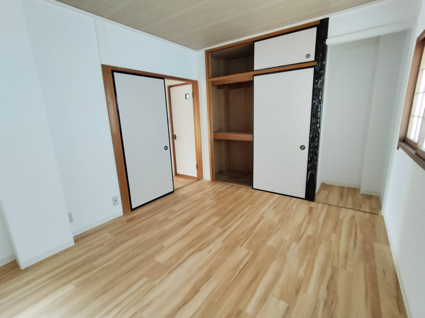 【洋室】の画像