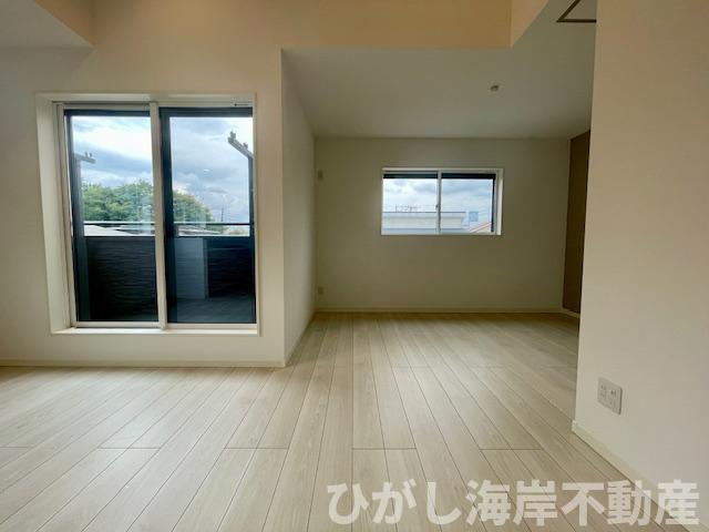 藤沢市羽鳥4丁目 　新築戸建　全２棟の居間・リビング|16.2帖　LDK