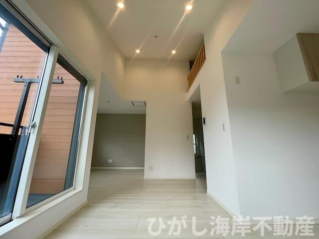 藤沢市羽鳥4丁目 　新築戸建　全２棟の居間・リビング|16.2帖　LDK