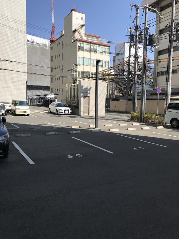パレ―ブランシェの駐車場