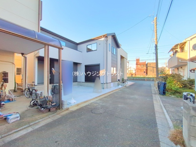 仲介手数料無料　LIGARE 所沢市東狭山ケ丘８期　全１棟の前面道路含む現地写真