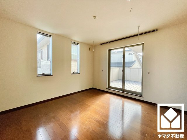 大津市仰木の里東１丁目の洋室