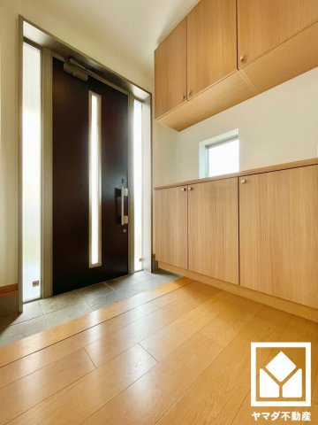 大津市仰木の里東１丁目の玄関