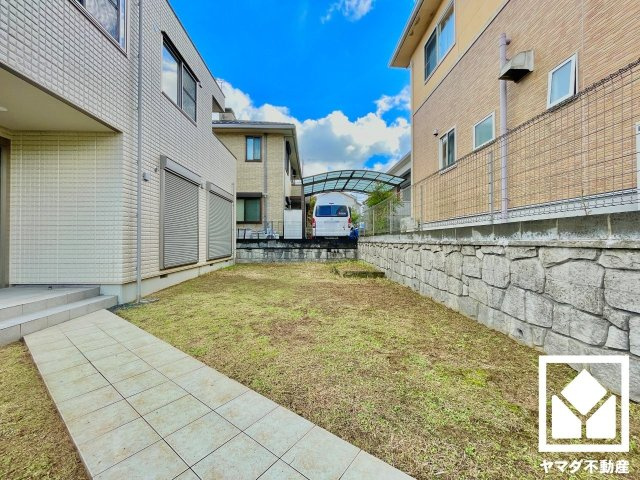 大津市仰木の里東１丁目の庭