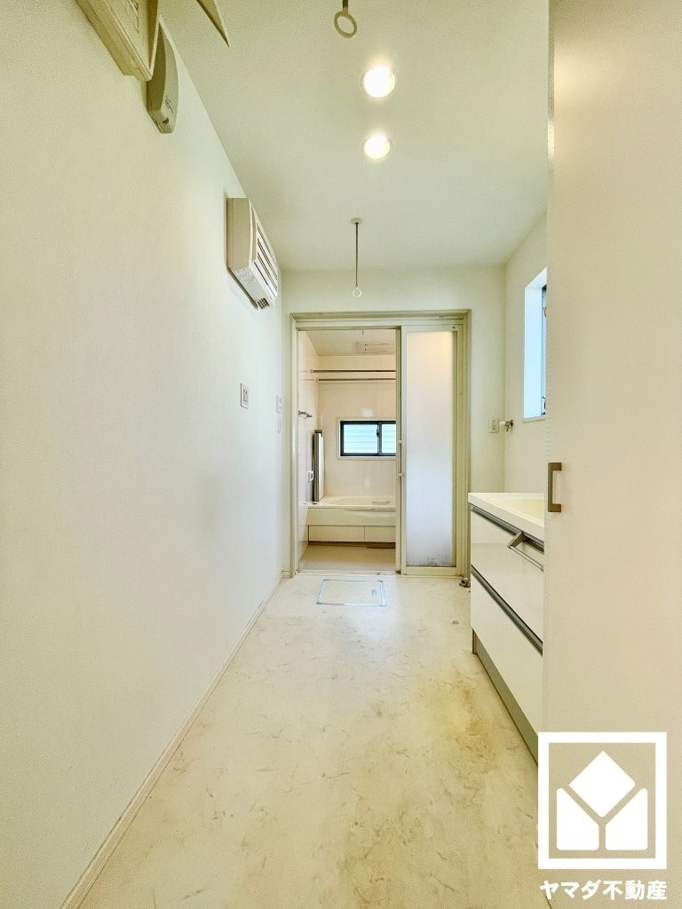 大津市仰木の里東１丁目の洗面所