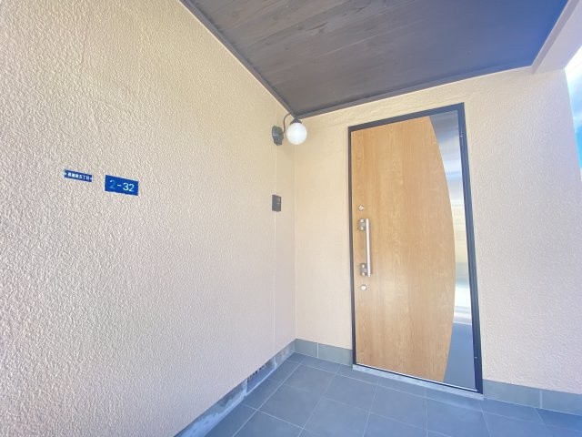 【玄関】 | 東区長嶺南5丁目
