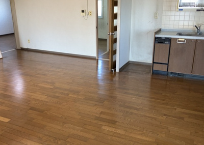 【ダイニング】 | 東建座間ハイツ２号棟 | ダイニングは、食事や家族の団らんスペースとしてだけではなく、ほかの用途としても使用することができます。ダイニングテーブルを置き、食事のためのスペースを作ることでリビングとの差別化を図ることができます。