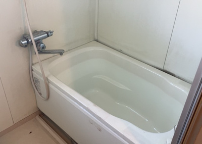 【浴室】 | 東建座間ハイツ２号棟 | 入浴時の快適さも大事なことですが、綺麗な状態を維持できなければ気持ちよく入浴できません。毎日の掃除が楽という点は大事なポイントになります！カビが生えにくく掃除がしやすい、壁や浴槽を選ぶといいでしょう。