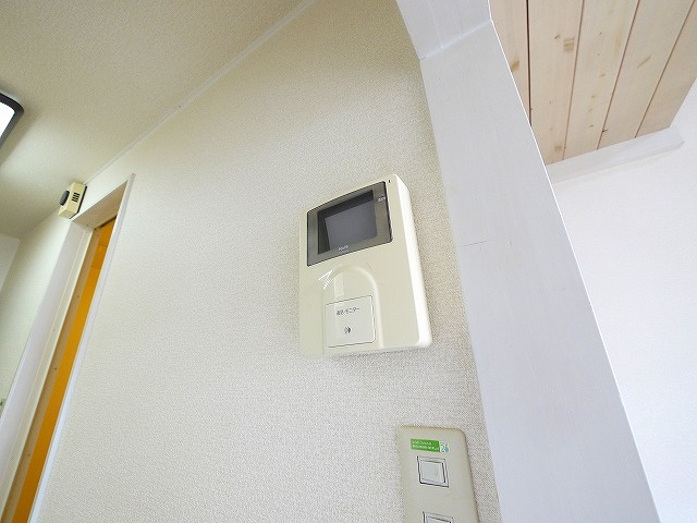 レオパレス法華寺のセキュリティ|モニター付きインターホンで安心